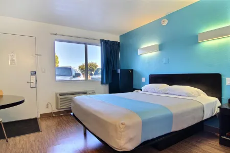 Motel 6 Carlsbad, NM