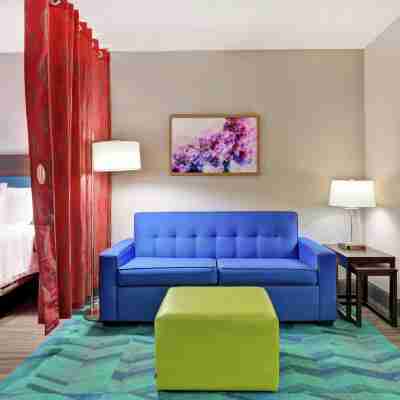 Home2 Suites by Hilton Springdale Rooms