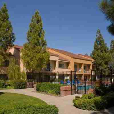 Courtyard Pleasanton Hotel Exterior