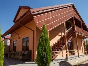 Family Summer House on Cityline