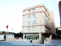 Holiday Inn Express Istanbul - Altunizade Hotels in Istanbul
