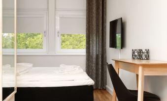 Almnas Park Hotel - Housity