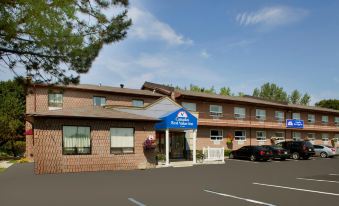 Canadas Best Value Inn Richmond Hill