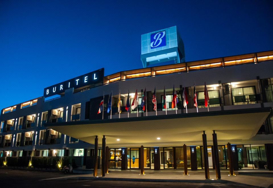 B2 부리람 부티크 & 버짓 호텔