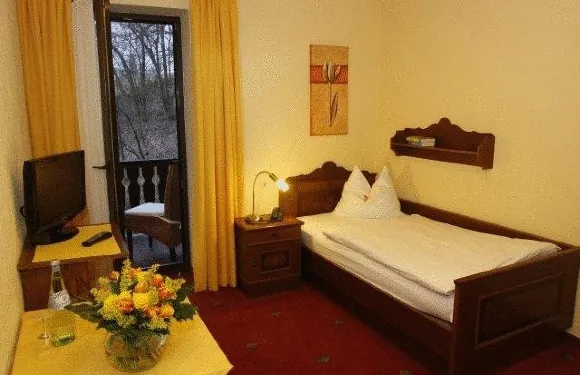 瓦爾德豪斯埃菲爾酒店