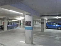 敦刻爾克全套房飯店 - 停車場
