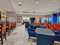 ฮอลิเดย์อินน์เอ็กซ์เพรส โรงแรม & สวีท เวอร์จิเนียบีช โอเชียนฟรอนต์ บาย ไอเอชจี โรงแรมในเวอร์จิเนียบีช