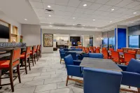 Holiday Inn Express & Suites VA沙灘海濱