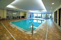 Courtyard Hamilton - Pools