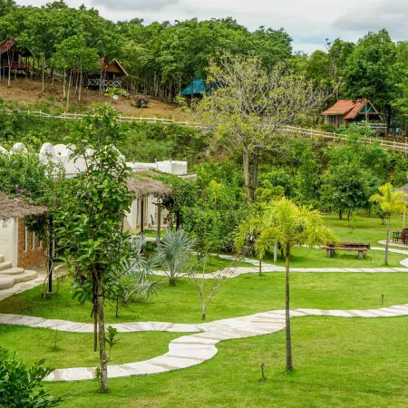 Dandelion Resort Отели рядом с достопримечательностью «Боеклуенг Хотспринг»