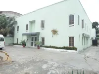 Emerald Cove Hotels near Landmark Serviced Office