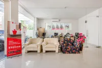 RedDoorz Near Ciputra World 3