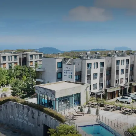 Jeju Healthcare Town Resort Отели рядом с достопримечательностью «Храм Хелимса»