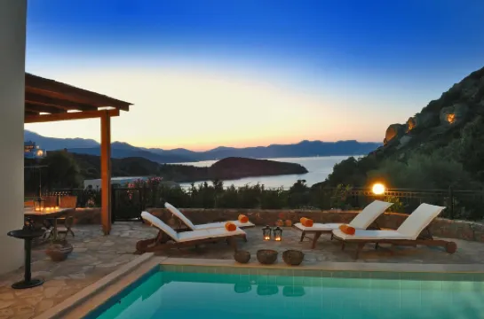 Spacious Villa with Private Pool and Sea View, Just 150 Meters from the Sea