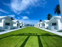 The White Resort Hotels near Bueng Bua Wood Boardwalk(Thung Sam Roi Yot)