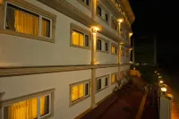 The Royal Palace Hotel in zona Dimensions Architects Pvt Ltd