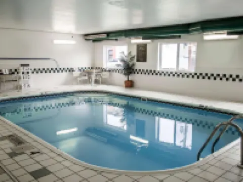 Quality Inn & Suites Hotels in Bradford