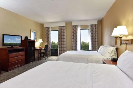 Hampton Inn Selma Hotels near New Live Oak Cemetery