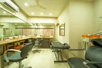 Neelams the Grand Hotel - Spa