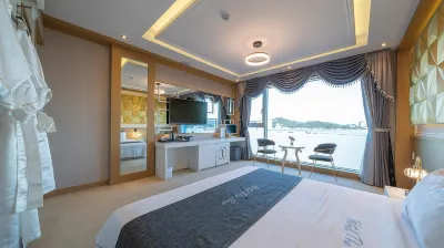 Hotel the One