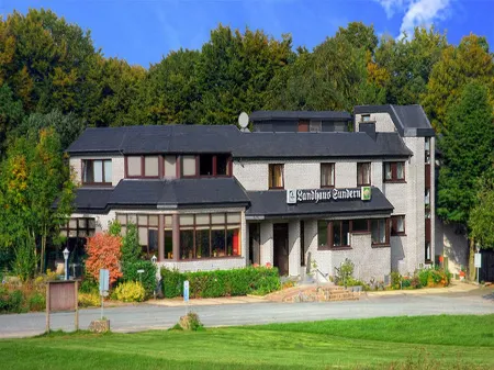 Landhaus Sundern Отели в г. Ленгерих