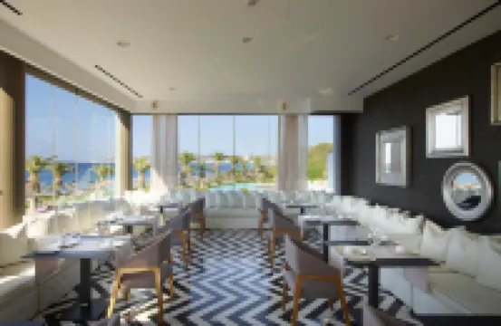 The Ixian Grand & All Suites