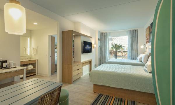 Universal's Endless Summer Resort – Dockside Inn and Suites