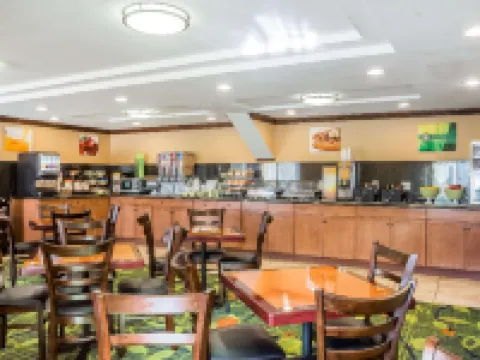 Quality Inn Spring Valley - Nanuet Hotels in Spring Valley