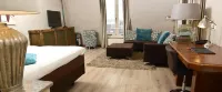 Augusta Hotel Hotels in Velsen-Zuid