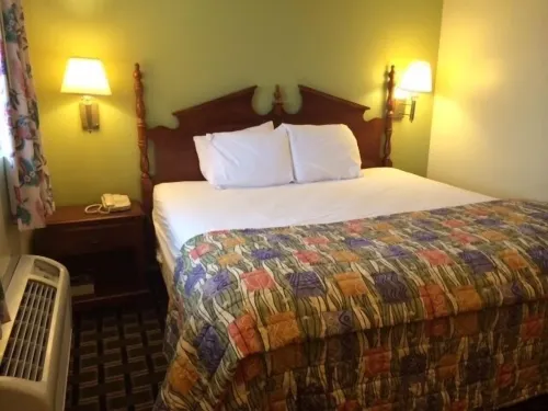 Hospitality Inn - Buffalo Airport Hôtels à : Lancaster