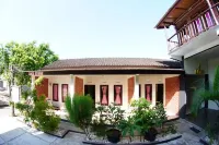 Watukarung Sackstone Guesthouse Hotels in Donorojo