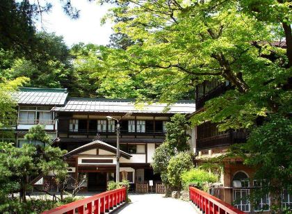 積善館　佳松亭・山荘