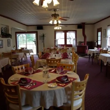 Deer Harbor Inn