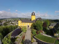 Hotel Schloss Montabaur فنادق في Montabaur