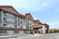 Super 8 by Wyndham Abbotsford BC Hotel di Abbotsford