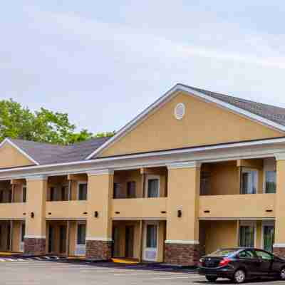 Quality Inn Waterbury Hotel Exterior