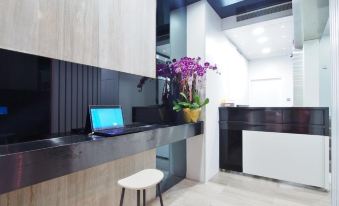 Homy Hotel Central
