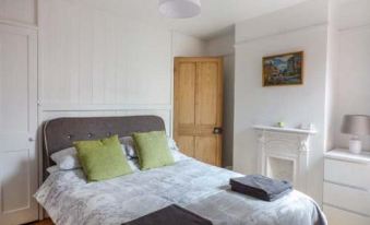 Dutch Cottage - Housity