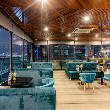 Bay Hotel Ho Chi Minh Отели рядом с достопримечательностью «Манна»