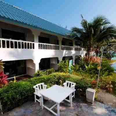 เอเชีย บลู บีช โฮสเทล ฮาเซียนดา Hotel Exterior
