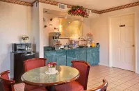 Super 8 by Wyndham Bryant Little Rock Area - breakfast