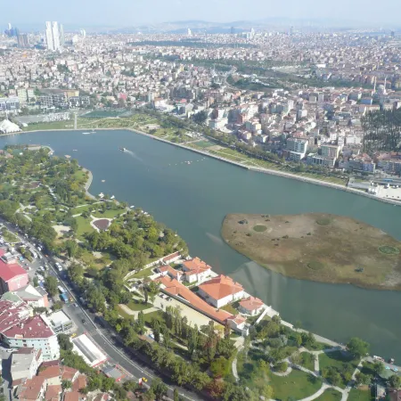 Dosso Dossi Hotels & SPA Golden Horn Отели рядом с достопримечательностью «Университет Bilgi»