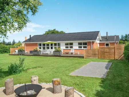 "Swipdagh" - 600m from the Sea Отели в г. Fjerritslev