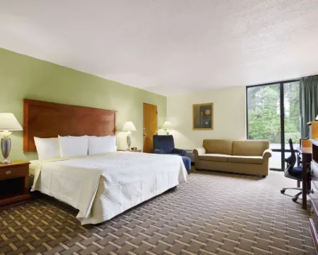 เดย์สอินน์ บายวินด์แฮม ฟาแยตวิลล์-เซาท์/I-95 ทางออก 49 โรงแรมในเฟย์เอตต์วิลล์