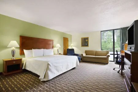 Days Inn by Wyndham Fayetteville-South/I-95 Exit 49 Отели в г. Камберленд