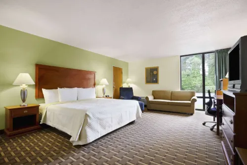 Days Inn by Wyndham Fayetteville-South/I-95 Exit 49 Hotels in Cumberland County