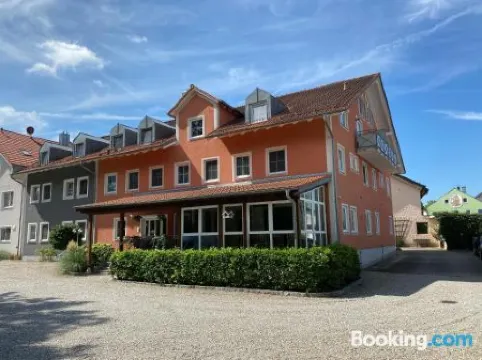 沙爾麥鮑姆公寓酒店