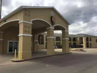 Super 8 by Wyndham Forney/East Dallas - Pet friendly