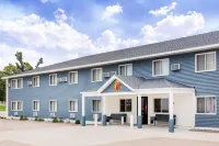 Super 8 by Wyndham Platteville Hotels near Hazel Green Town Hall
