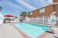 Days Inn by Wyndham Sulphur La - Pools
